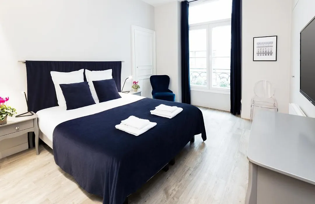 Chic Apartments Opera-1